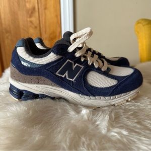 👟NIB NEW BALANCE 2002R SUEDE ‘NIGHT TIDE CREAM’ NAVY/BEIGE👟